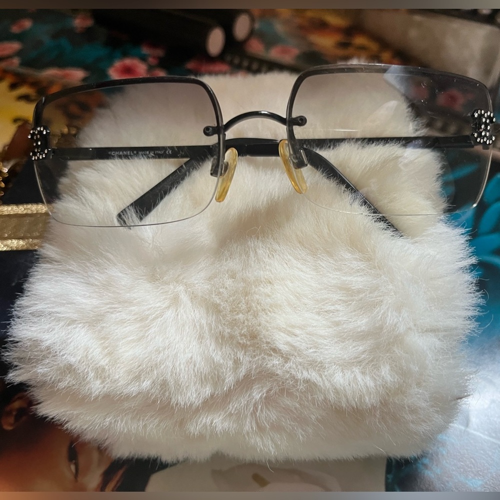 Chanel Y2K Diamante ๐ Crystal CC Logo Sunglasses Smoke ๐จ Gray - Picture 14 of 17